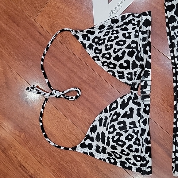 NWT size L Calvin Klein 2 pc bikini - Picture 2 of 9